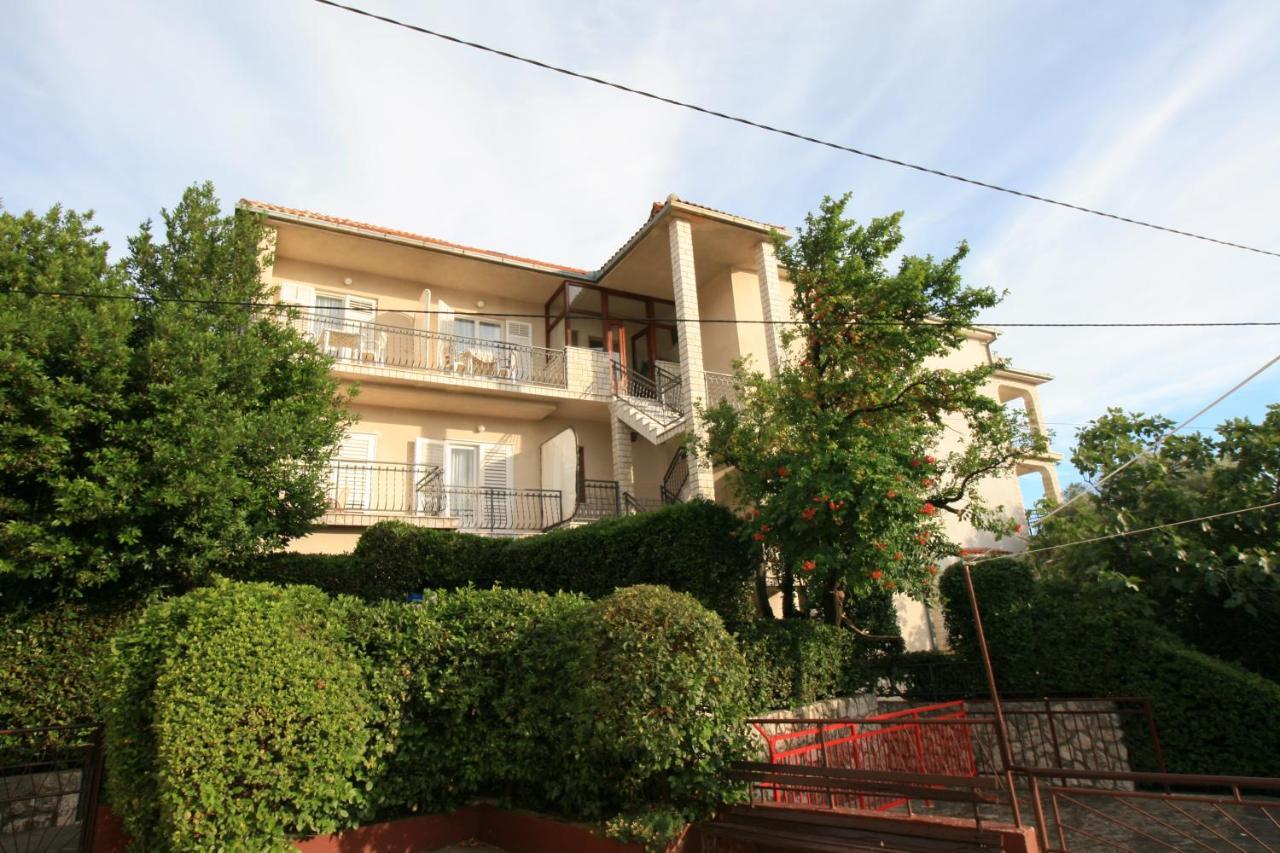 Apartments Lonzor I Селце Экстерьер фото