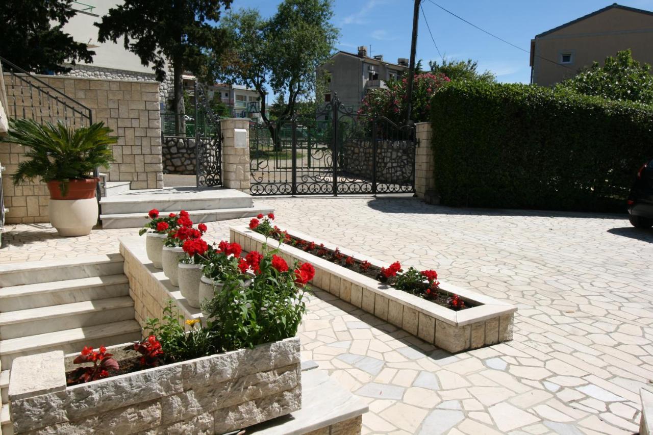 Apartments Lonzor I Селце Экстерьер фото